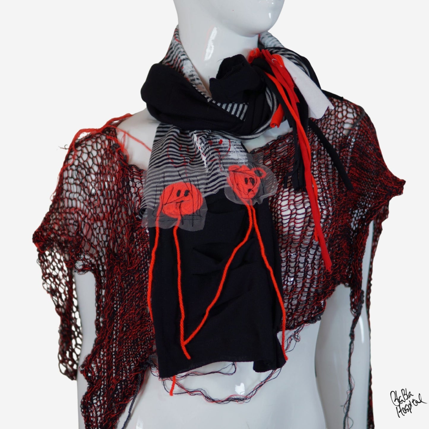 Face No.004 | Fabric Art グレーxブラックしましまデザイン– 黒スカーフ
