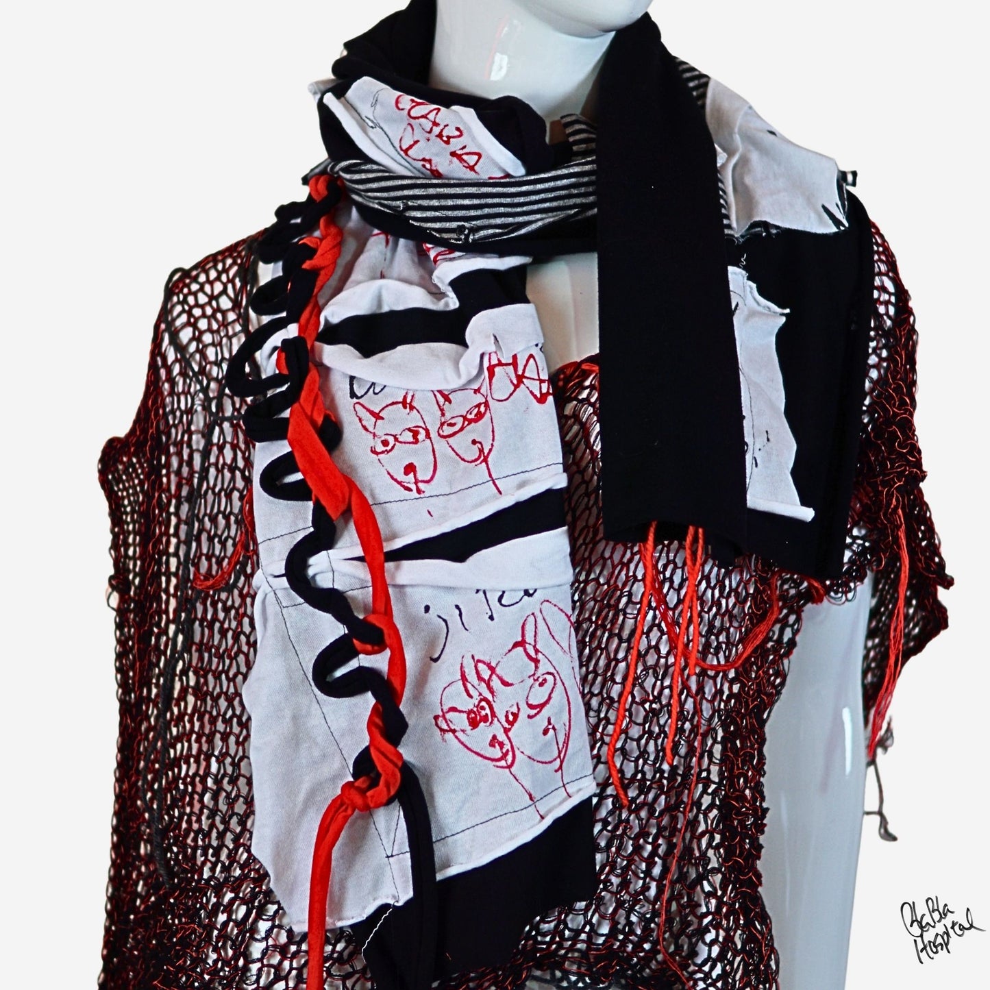 Face No.005 | Fabric Art グレイx黒デザイン-黒スカーフ