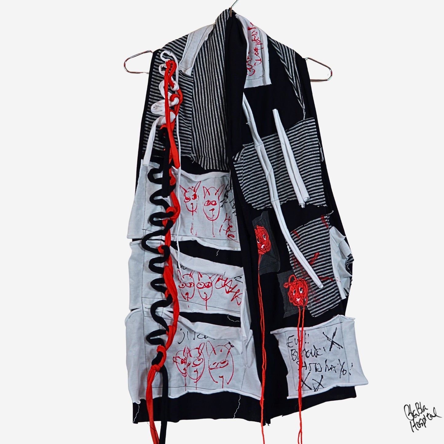 Face No.005 | Fabric Art グレイx黒デザイン-黒スカーフ