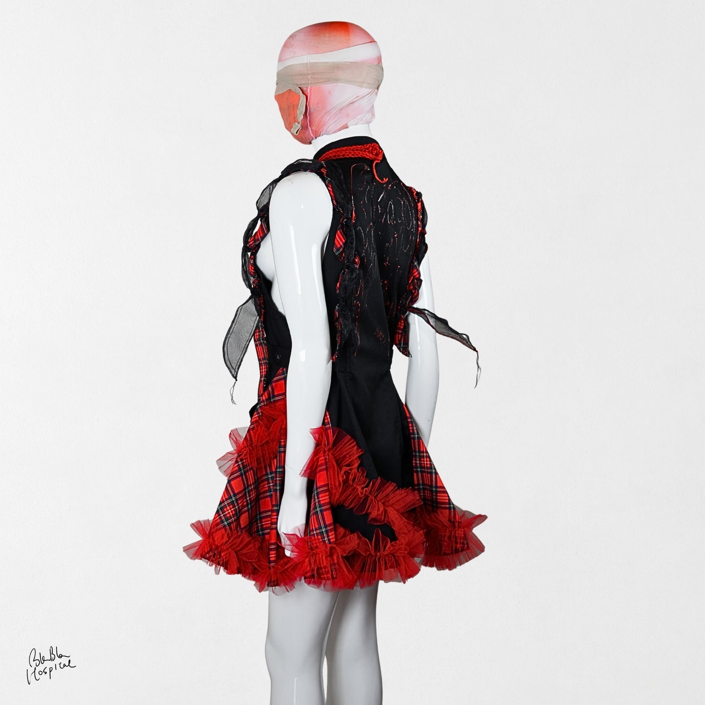 Heart No.004 | The Nurse – 黒ナースワンピ