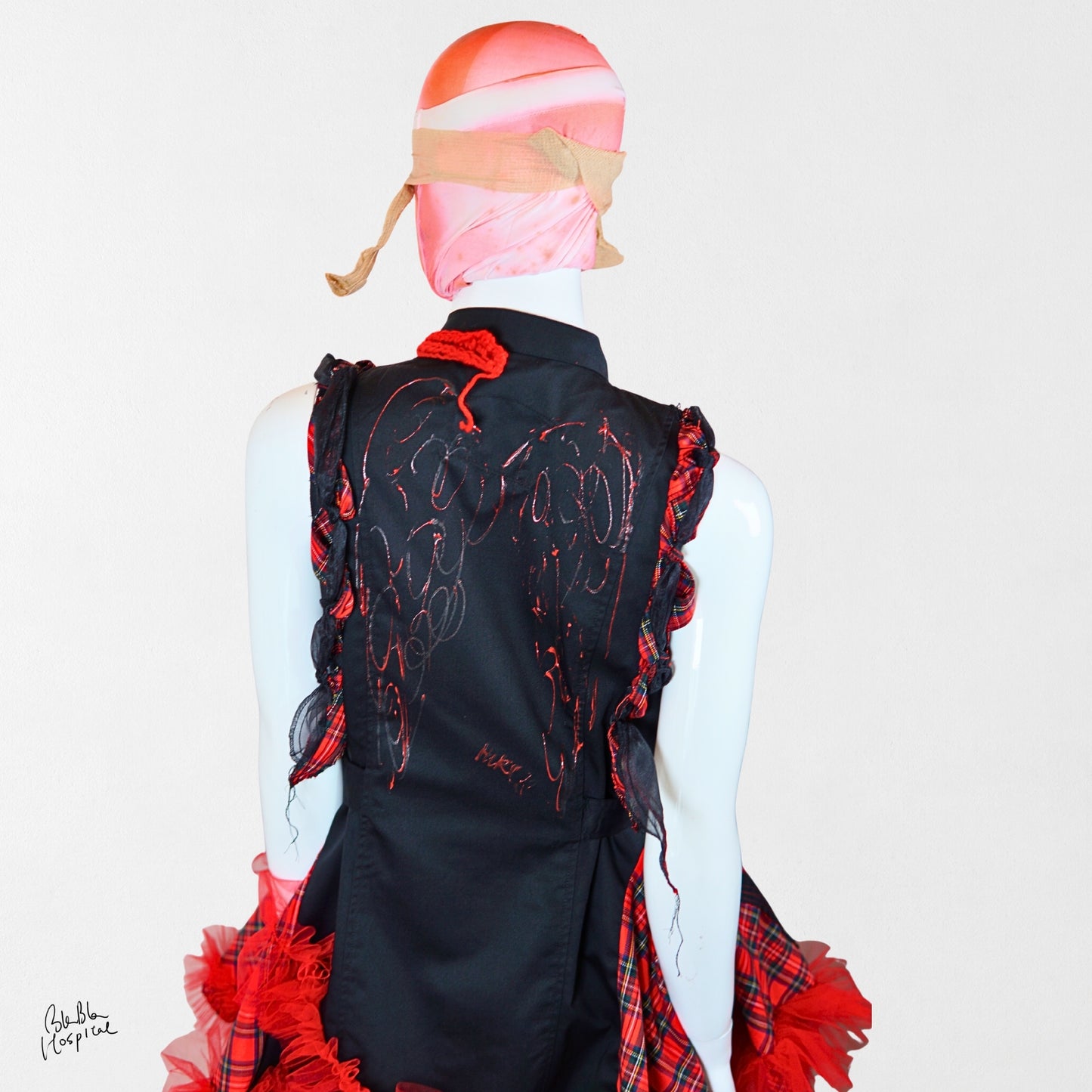 Heart No.004 | The Nurse – 黒ナースワンピ