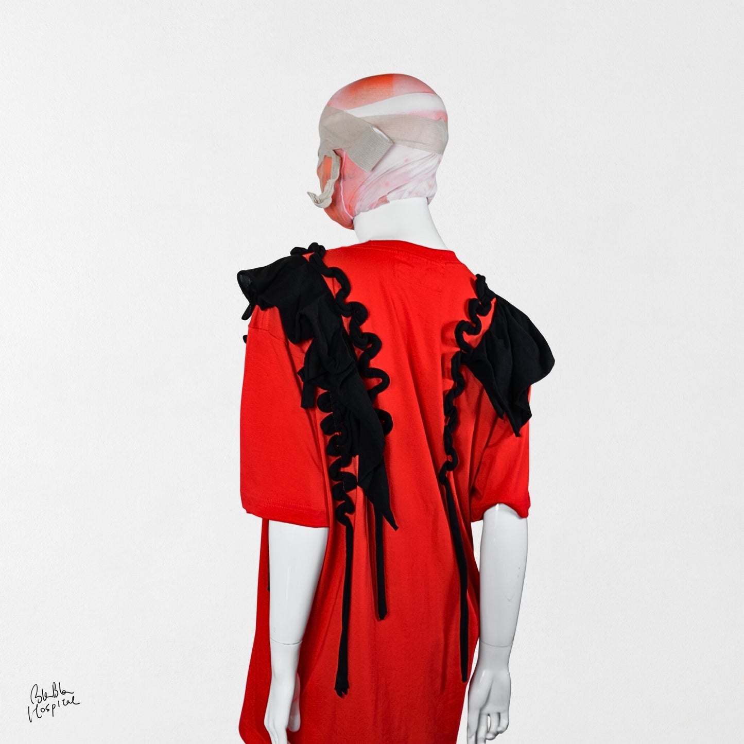 Heart No.003 | 白いメッセージ – オーバーサイズ 赤T-shirt