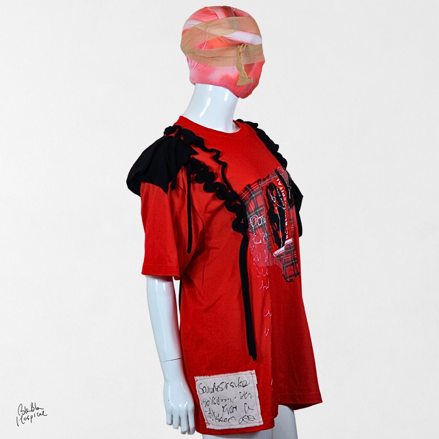 Heart No.003 | 白いメッセージ – オーバーサイズ 赤T-shirt