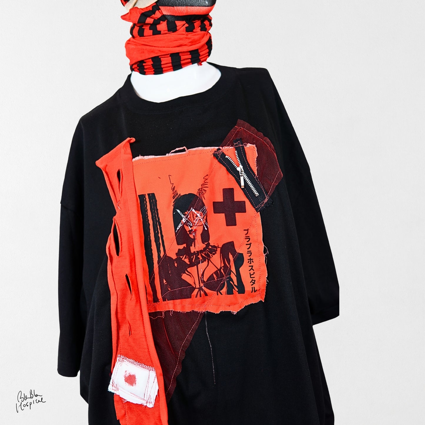 Heart No.007 |お手当パッチ – オーバーサイズ黒 T-shirt