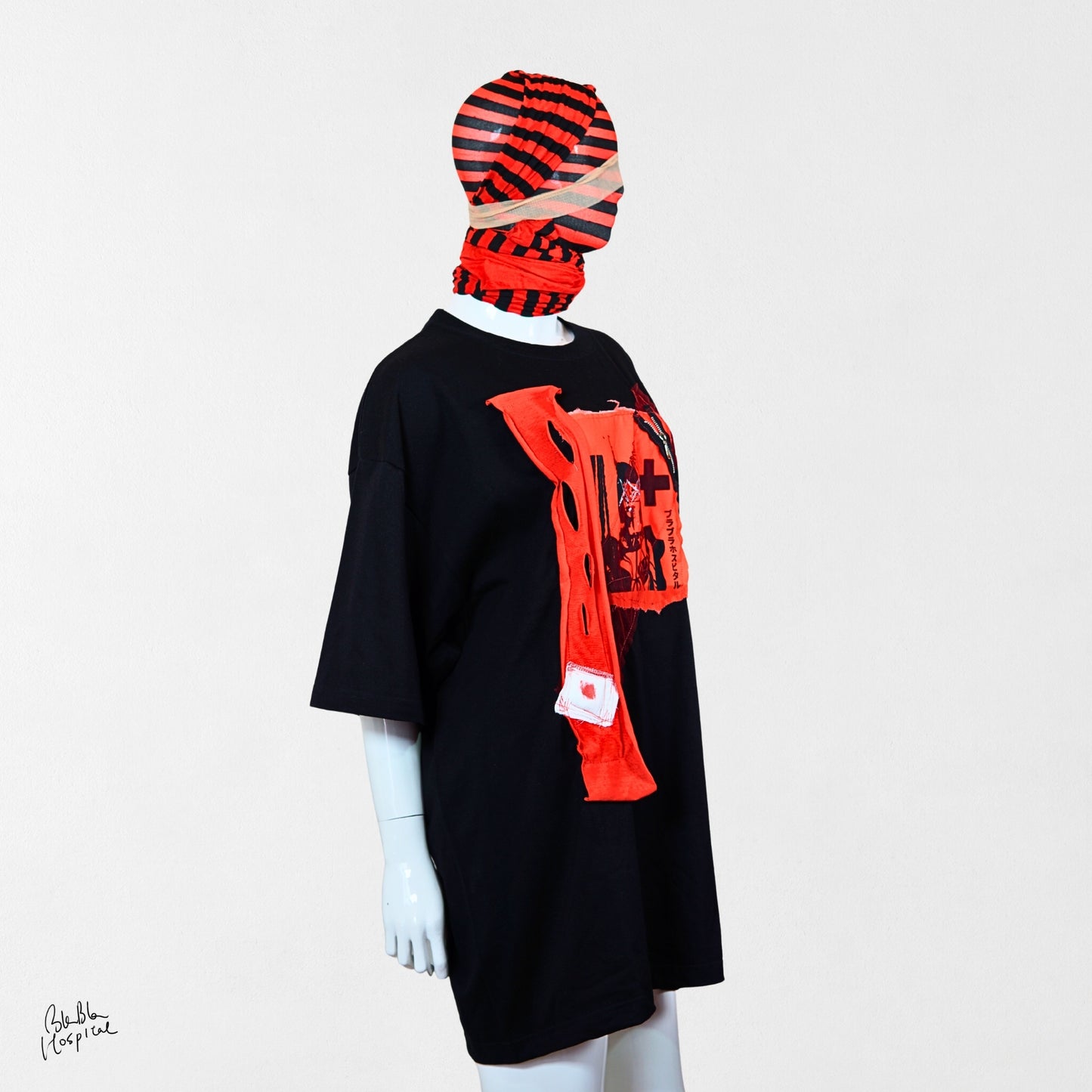 Heart No.007 |お手当パッチ – オーバーサイズ黒 T-shirt