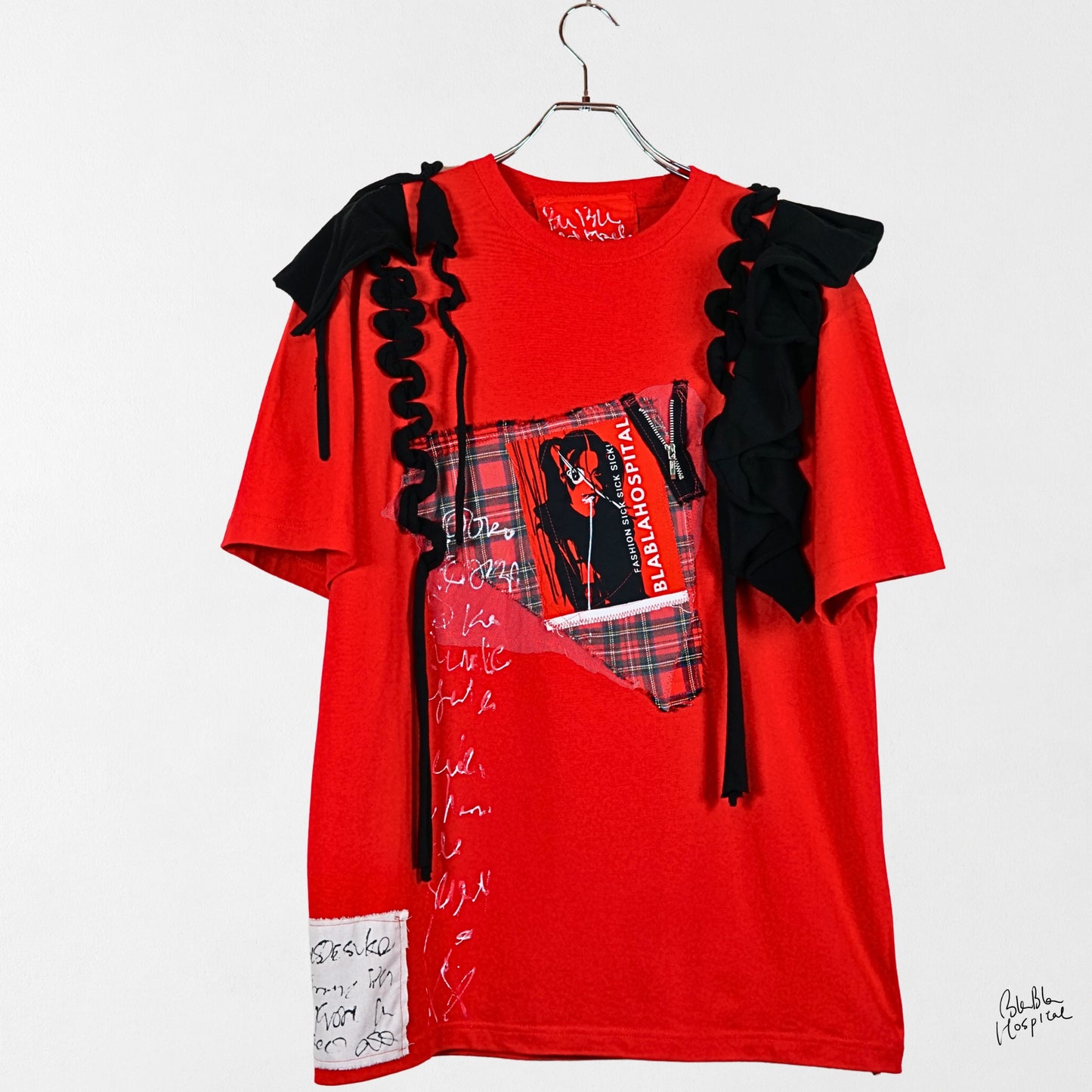 Heart No.003 | 白いメッセージ – オーバーサイズ 赤T-shirt