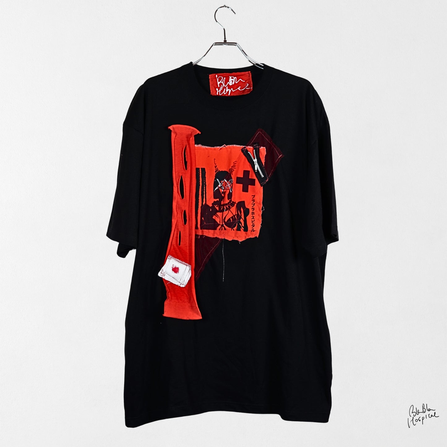 Heart No.007 |お手当パッチ – オーバーサイズ黒 T-shirt