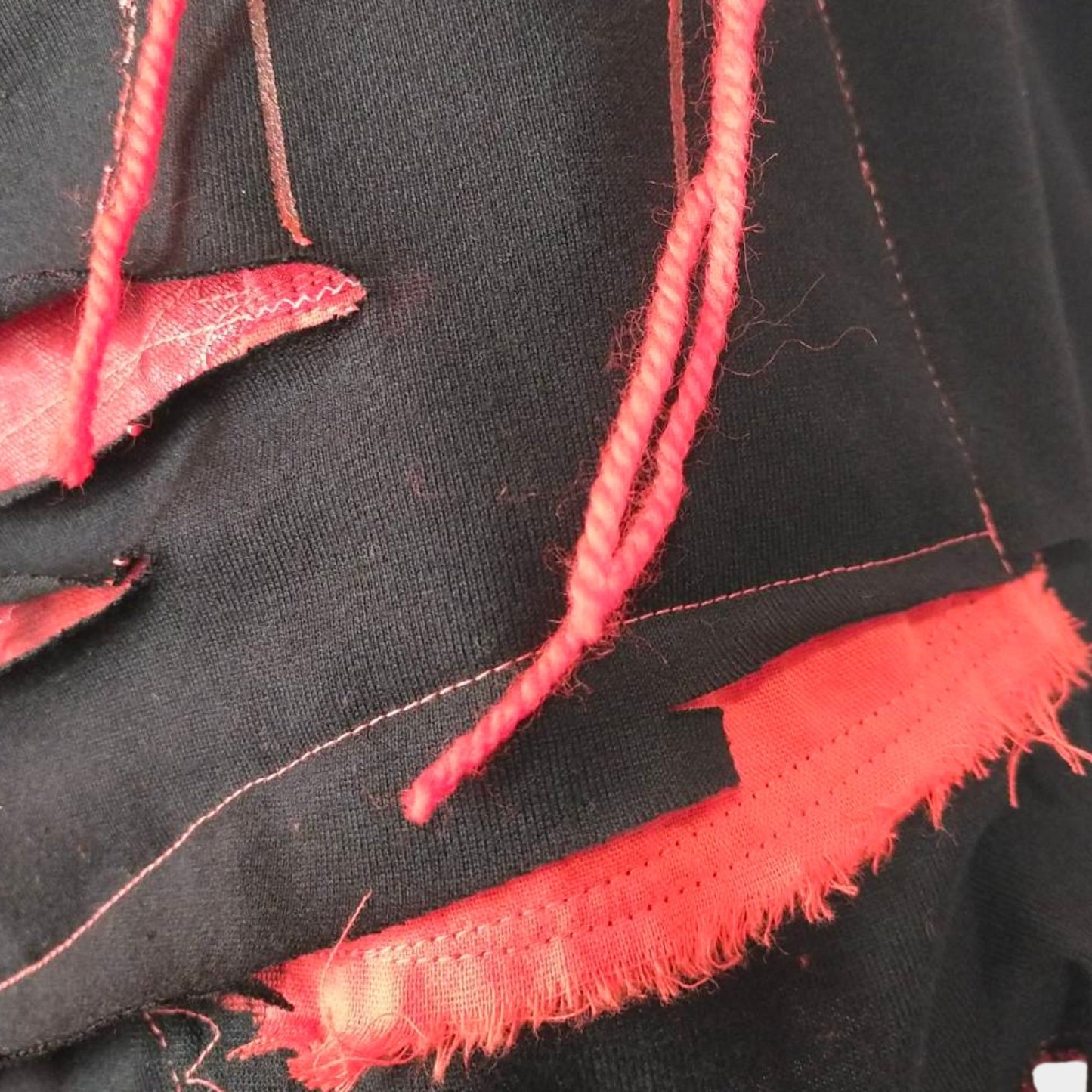 Twinmood – No.01a | スリーブレスブラックトップス