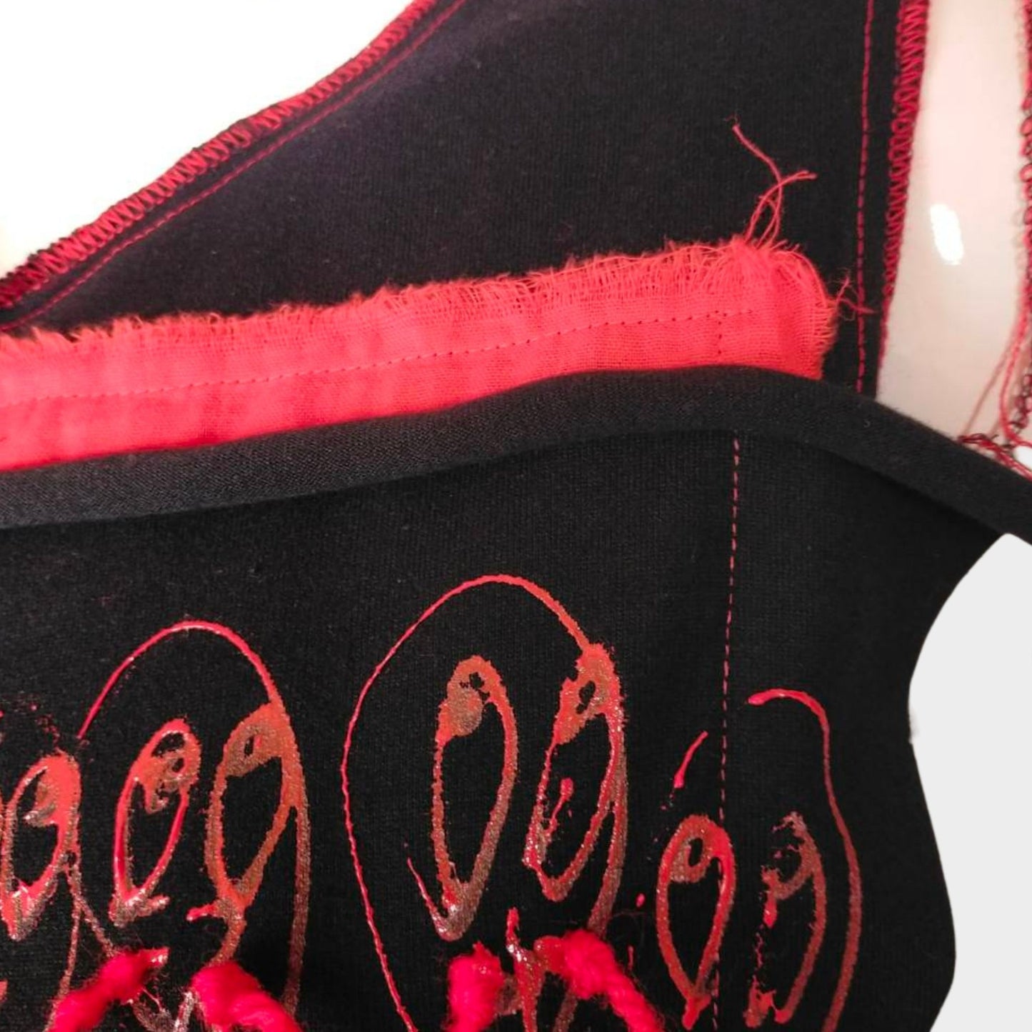 Twinmood – No.01a | スリーブレスブラックトップス