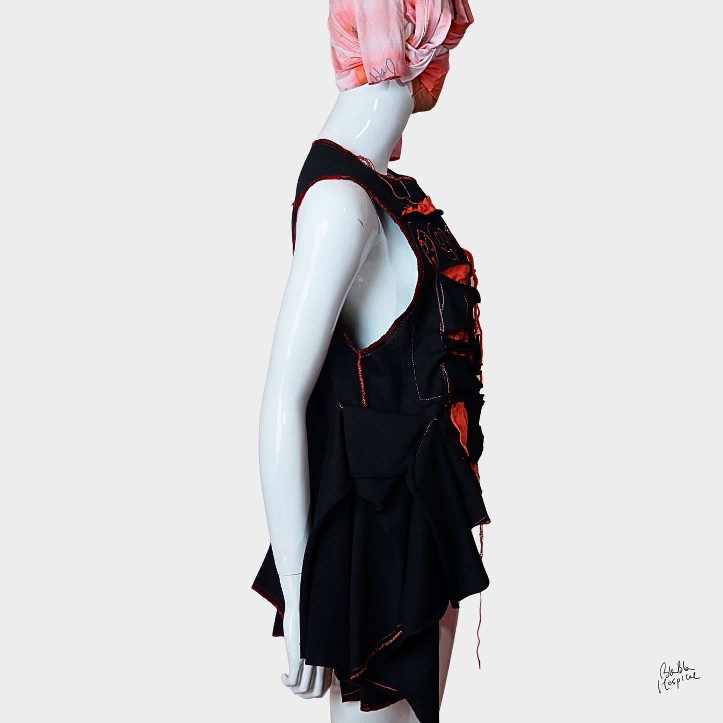 Twinmood – No.01a | スリーブレスブラックトップス