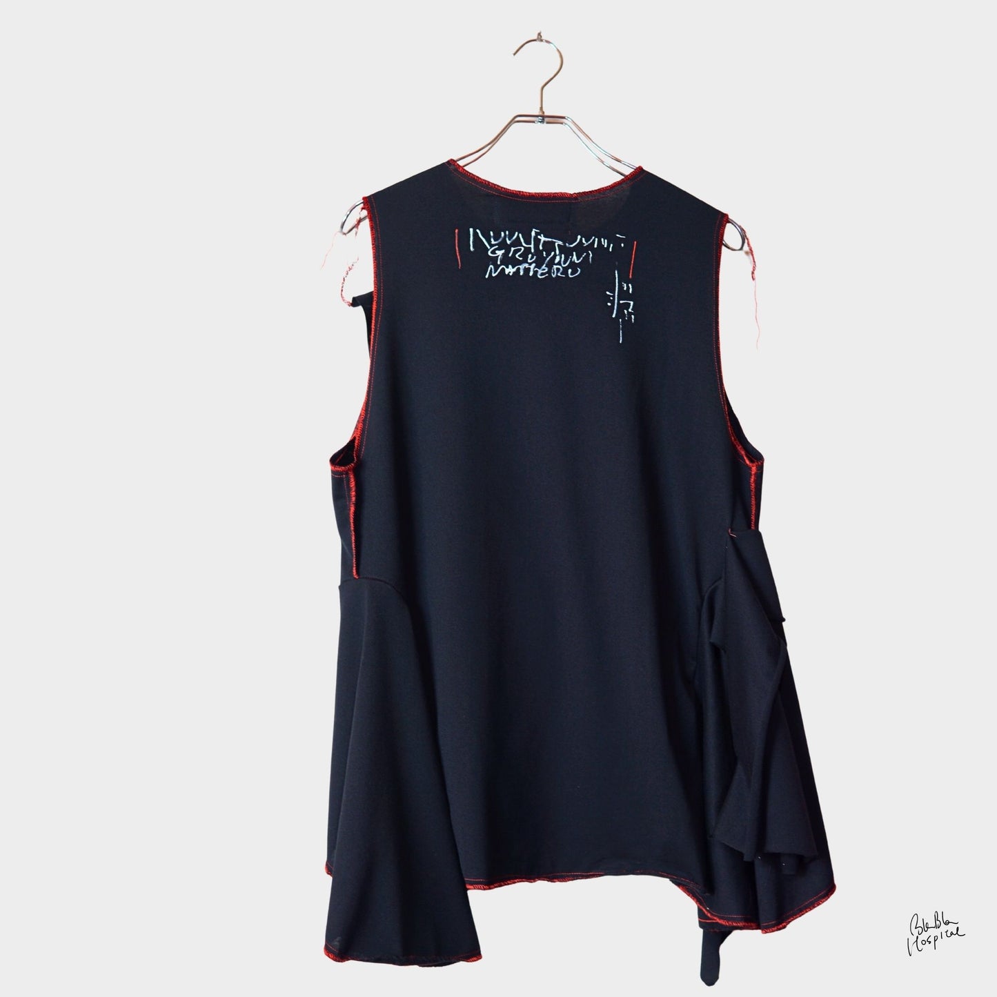 Twinmood – No.01a | スリーブレスブラックトップス