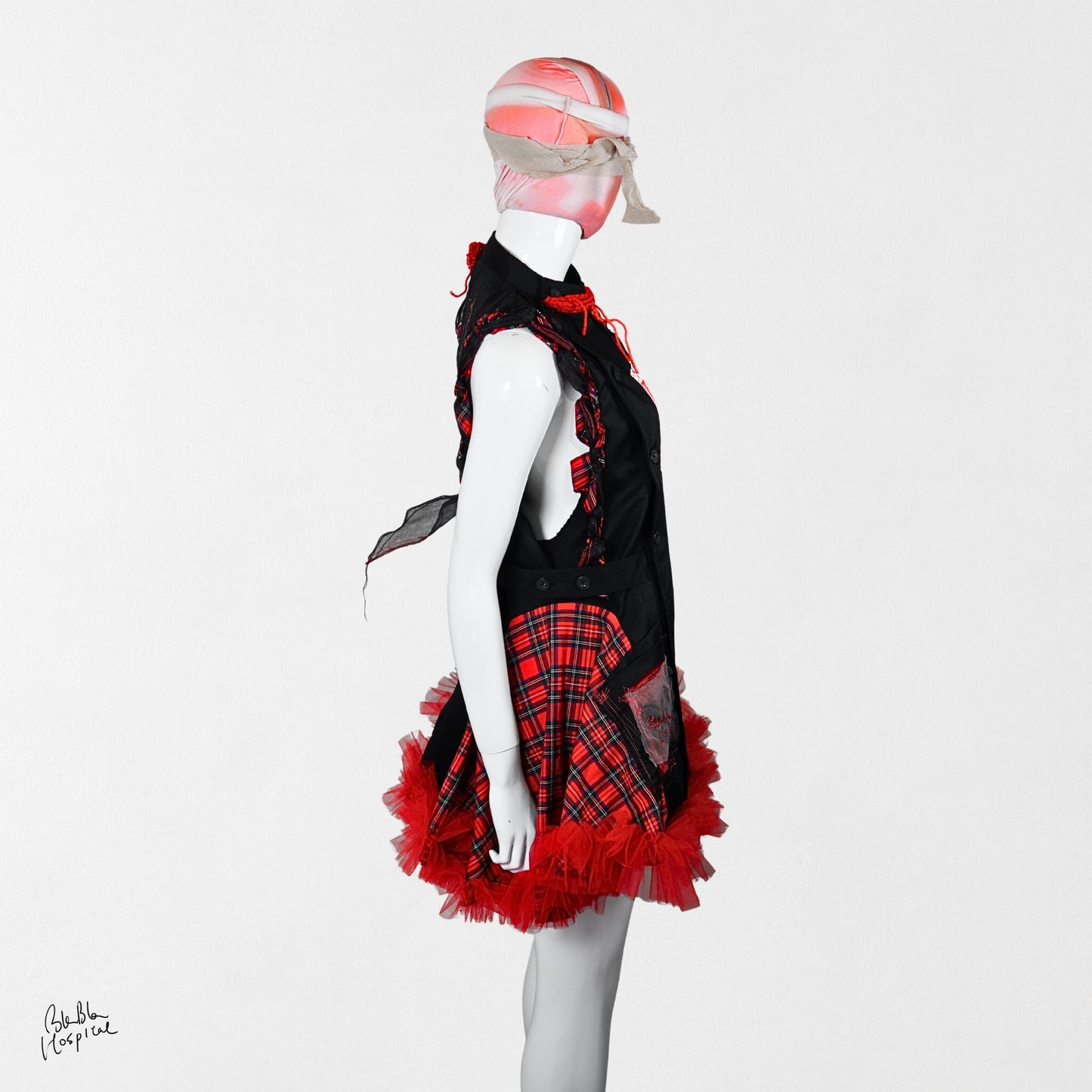 Heart No.004 | The Nurse – Black Nurse Dress