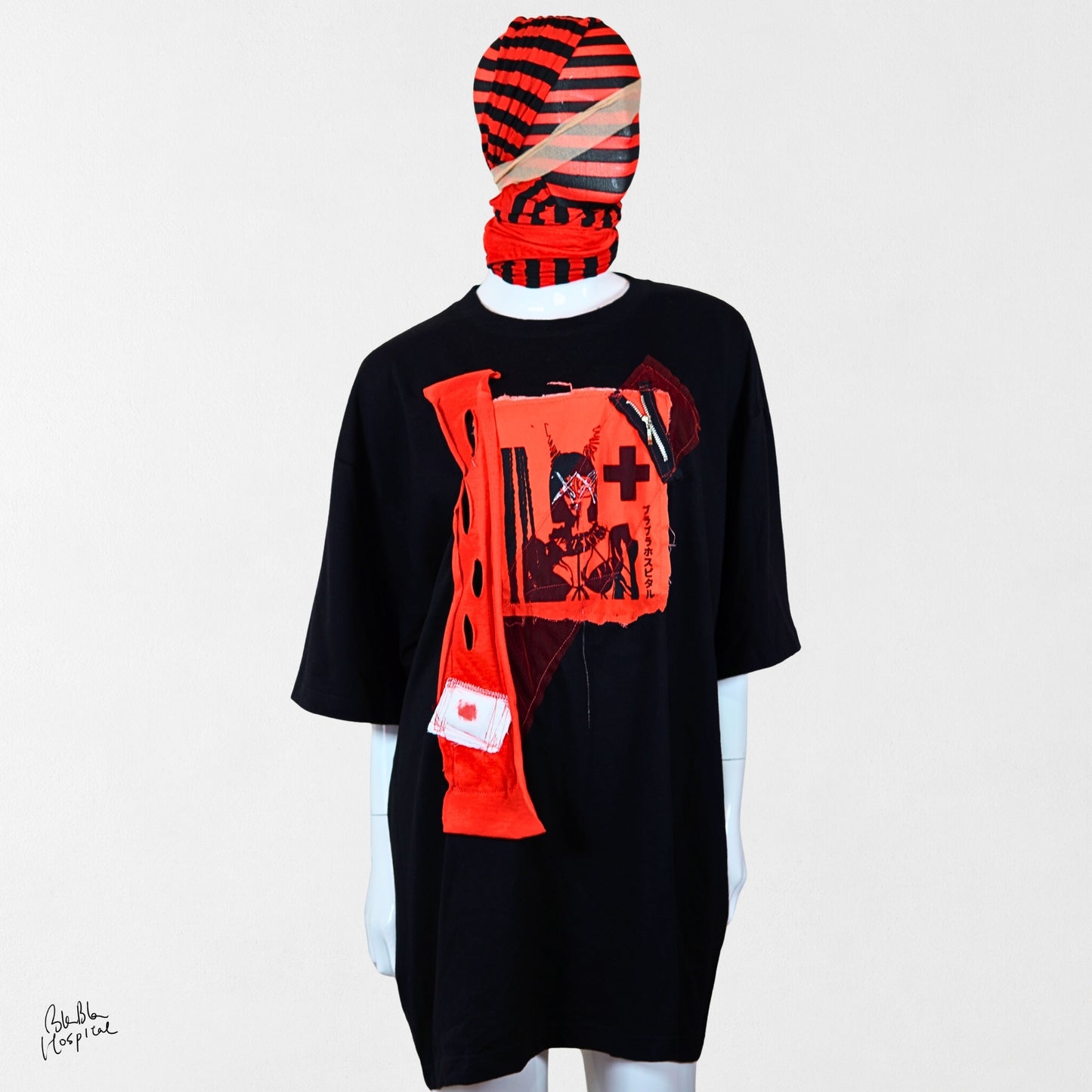 Heart No.007 |お手当パッチ – オーバーサイズ黒 T-shirt