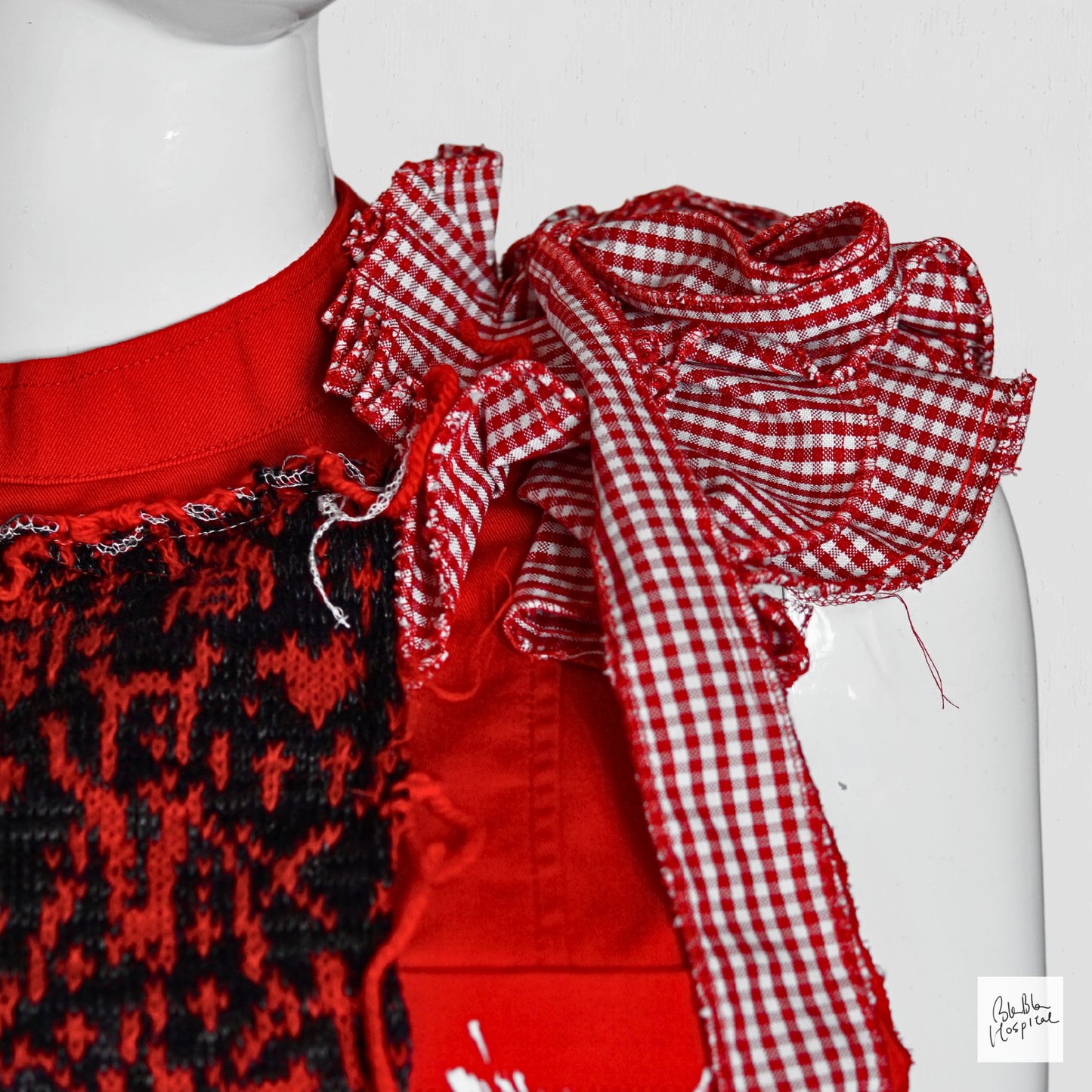 Original Knit Patch and Gingham Check Design Red Sleeveless Top