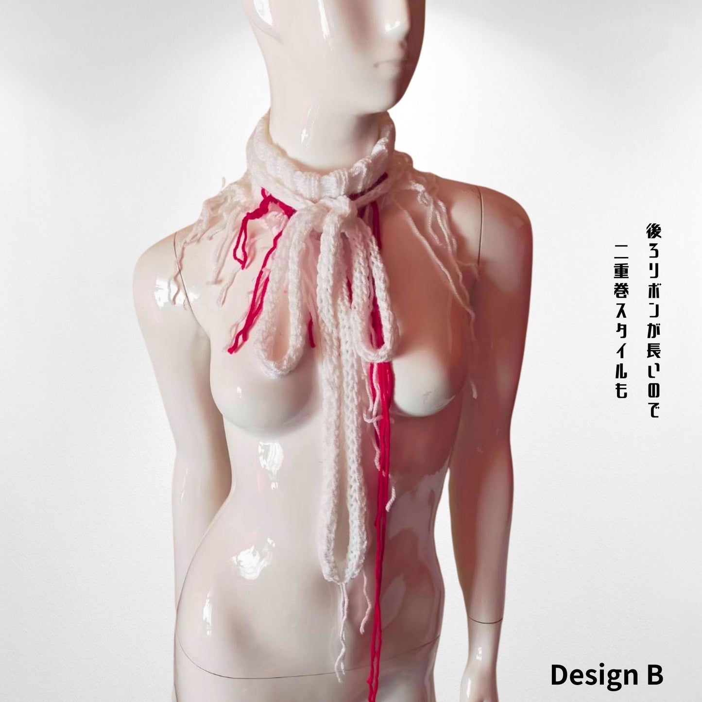 Red Drip " Handgefertigtes gestricktes Halsband-Halsaccessoire in weißem und rotem Design