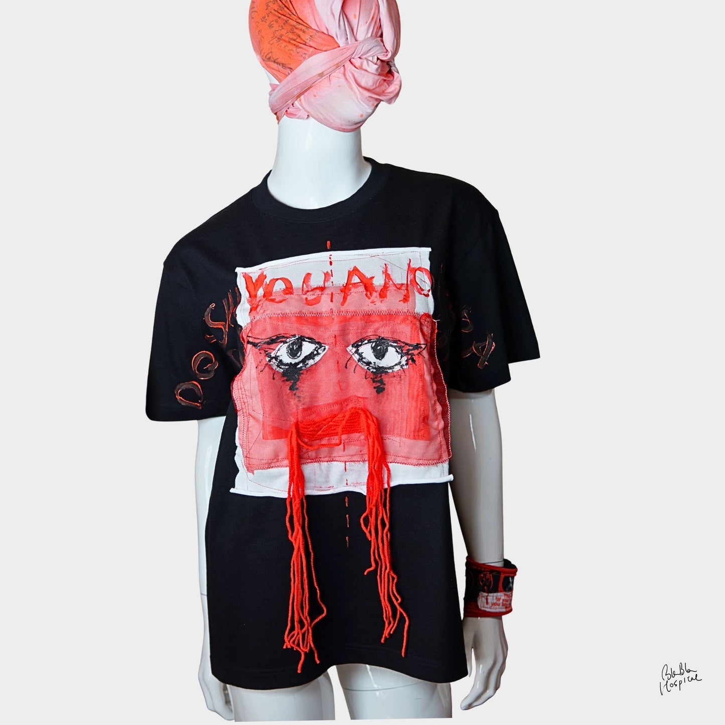 Twinmood – No.02a | “目の気配” T-shirt (Black)