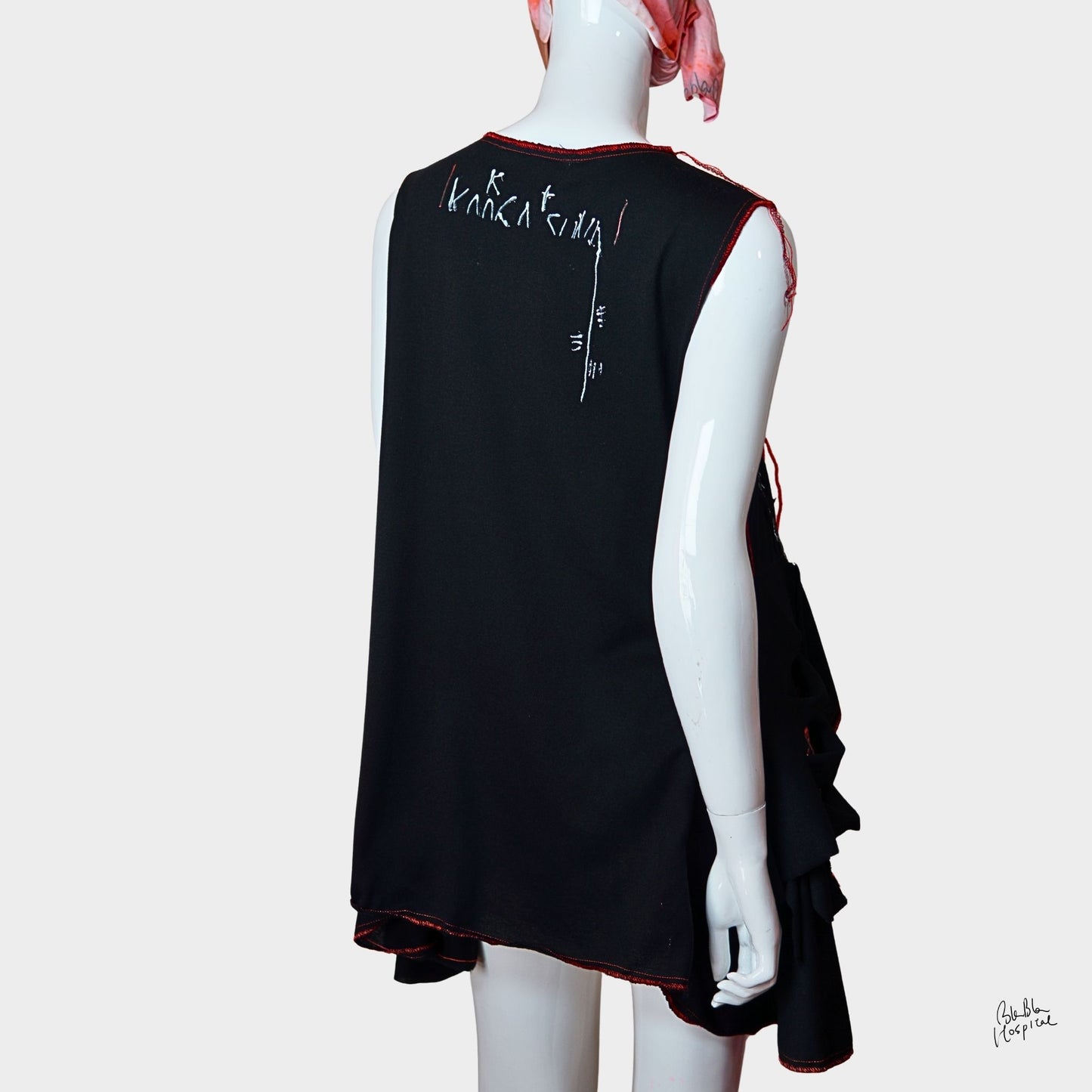 Twinmood – No.01b | スリーブレスブラックトップス