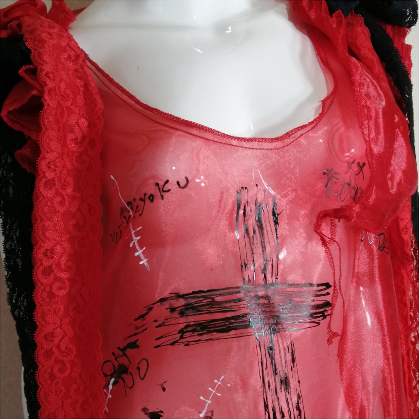 赤シースルー　十字ペイントｘレース　プルオーバーワンピースドレス